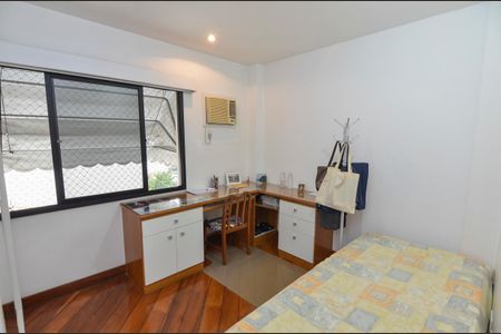 Apartamento à venda com 223m², 4 quartos e 2 vagas Apartamento à venda com 223m², 4 quartos e 2 vagasQuarto 2