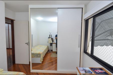 Apartamento à venda com 223m², 4 quartos e 2 vagas Apartamento à venda com 223m², 4 quartos e 2 vagasQuarto 2