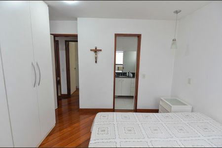 Apartamento à venda com 223m², 4 quartos e 2 vagas Apartamento à venda com 223m², 4 quartos e 2 vagasSuíte 1