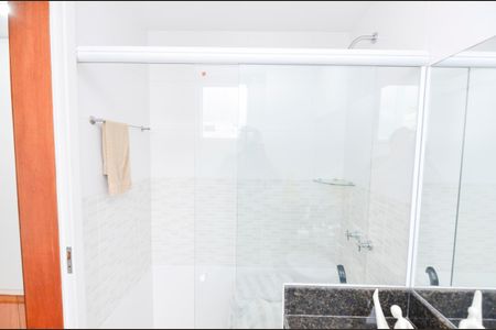 Apartamento à venda com 223m², 4 quartos e 2 vagas Apartamento à venda com 223m², 4 quartos e 2 vagasBanheiro da Suíte 1