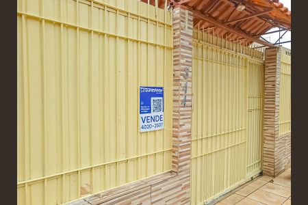 Casa à venda com 92m², 2 quartos e 2 vagasFachada/placa