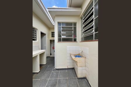 Casa à venda com 250m², 3 quartos e 3 vagasÁrea de Serviço