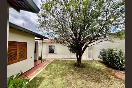 Casa à venda com 250m², 3 quartos e 3 vagasQuintal