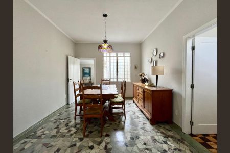 Casa à venda com 250m², 3 quartos e 3 vagasSala jantar 