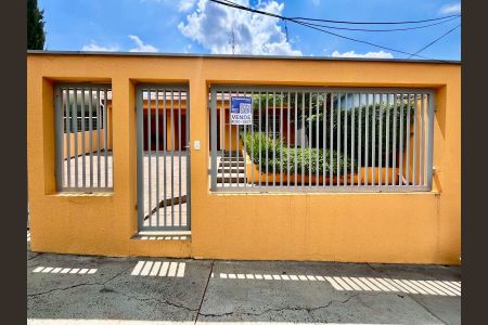 Casa à venda com 250m², 3 quartos e 3 vagasFachada