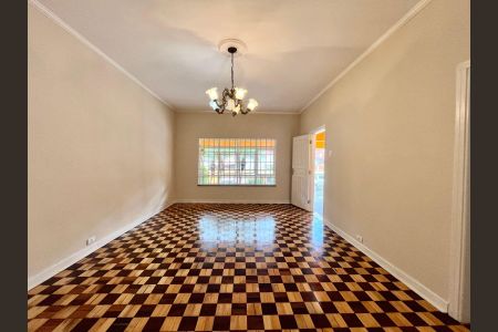 Casa à venda com 250m², 3 quartos e 3 vagasSala