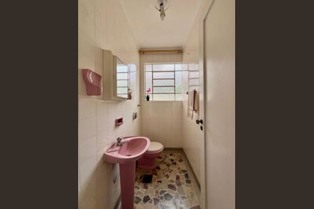 Casa à venda com 250m², 3 quartos e 3 vagasLavabo