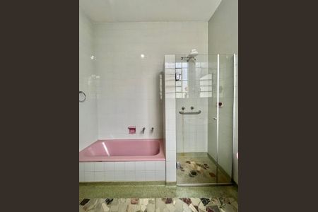 Casa à venda com 250m², 3 quartos e 3 vagasBanheiro