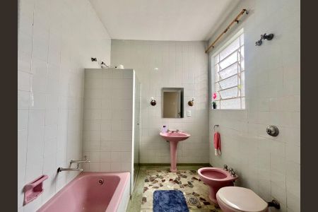 Casa à venda com 250m², 3 quartos e 3 vagasBanheiro