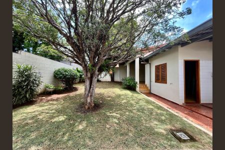 Casa à venda com 250m², 3 quartos e 3 vagasQuintal