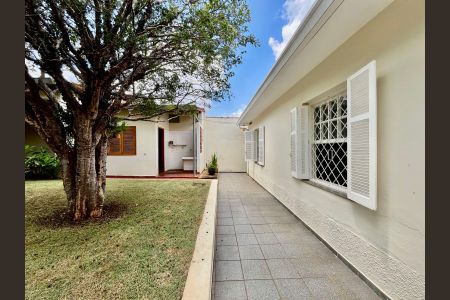 Casa à venda com 250m², 3 quartos e 3 vagasQuintal