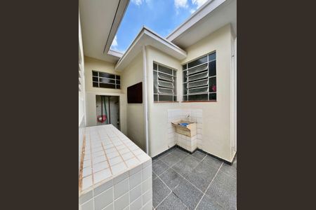 Casa à venda com 250m², 3 quartos e 3 vagasÁrea de Serviço