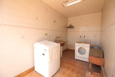 Casa à venda com 84m², 5 quartos e 2 vagasÁrea de Serviço