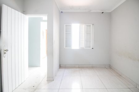 Casa à venda com 84m², 5 quartos e 2 vagasEdícula - Quarto 5