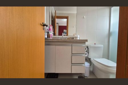 Apartamento à venda com 126m², 3 quartos e 3 vagas Apartamento à venda com 126m², 3 quartos e 3 vagasBanheiro da suíte 3