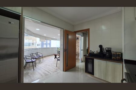 Apartamento à venda com 126m², 3 quartos e 3 vagas Apartamento à venda com 126m², 3 quartos e 3 vagasCozinha