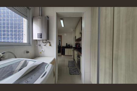 Apartamento à venda com 126m², 3 quartos e 3 vagas Apartamento à venda com 126m², 3 quartos e 3 vagasLavanderia