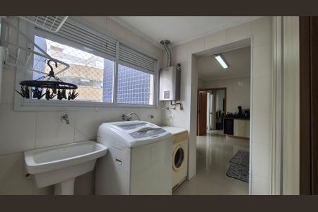 Apartamento à venda com 126m², 3 quartos e 3 vagas Apartamento à venda com 126m², 3 quartos e 3 vagasLavanderia