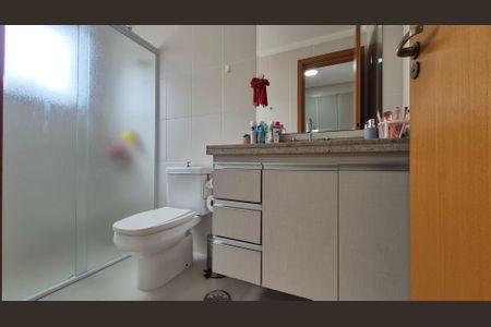 Apartamento à venda com 126m², 3 quartos e 3 vagas Apartamento à venda com 126m², 3 quartos e 3 vagasBanheiro da suíte