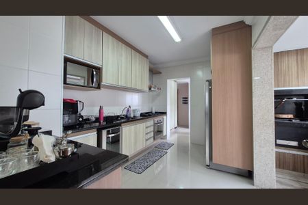 Apartamento à venda com 126m², 3 quartos e 3 vagas Apartamento à venda com 126m², 3 quartos e 3 vagasCozinha