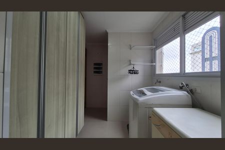 Apartamento à venda com 126m², 3 quartos e 3 vagas Apartamento à venda com 126m², 3 quartos e 3 vagasLavanderia