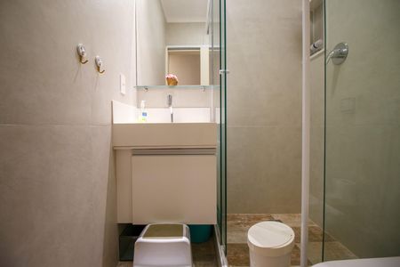 Apartamento à venda com 72m², 3 quartos e 1 vaga Apartamento à venda com 72m², 3 quartos e 1 vagaBanheiro Social