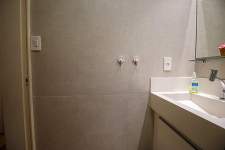 Apartamento à venda com 72m², 3 quartos e 1 vaga Apartamento à venda com 72m², 3 quartos e 1 vagaBanheiro Social