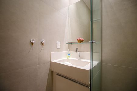 Apartamento à venda com 72m², 3 quartos e 1 vaga Apartamento à venda com 72m², 3 quartos e 1 vagaBanheiro Social