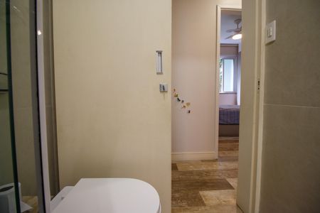 Apartamento à venda com 72m², 3 quartos e 1 vaga Apartamento à venda com 72m², 3 quartos e 1 vagaBanheiro Social