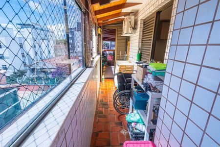 Apartamento à venda com 170m², 3 quartos e 4 vagas Apartamento à venda com 170m², 3 quartos e 4 vagasarea de serviço