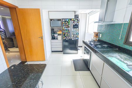 Apartamento à venda com 170m², 3 quartos e 4 vagas Apartamento à venda com 170m², 3 quartos e 4 vagascozinha