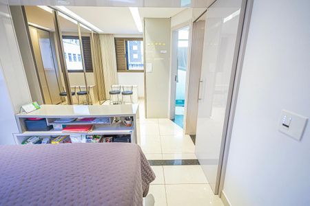 Apartamento à venda com 170m², 3 quartos e 4 vagas Apartamento à venda com 170m², 3 quartos e 4 vagasquarto 1 / suite