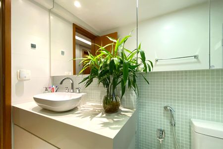 Apartamento para alugar com 122m², 3 quartos e 2 vagas Apartamento para alugar com 122m², 3 quartos e 2 vagasBanheiro