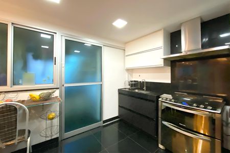 Apartamento para alugar com 122m², 3 quartos e 2 vagas Apartamento para alugar com 122m², 3 quartos e 2 vagasCozinha