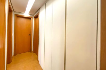 Apartamento para alugar com 122m², 3 quartos e 2 vagas Apartamento para alugar com 122m², 3 quartos e 2 vagasCorredor