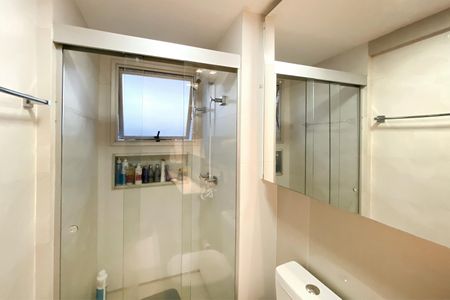 Apartamento para alugar com 122m², 3 quartos e 2 vagas Apartamento para alugar com 122m², 3 quartos e 2 vagasBanheiro da Suíte 1