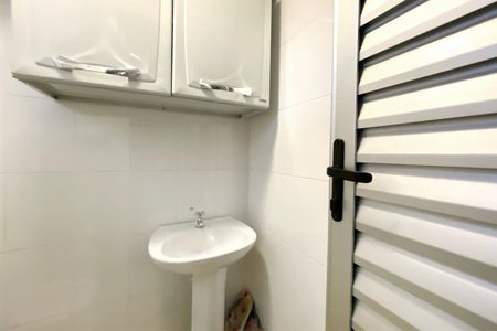 Apartamento para alugar com 122m², 3 quartos e 2 vagas Apartamento para alugar com 122m², 3 quartos e 2 vagasBanheiro de serviço