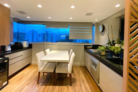 Apartamento para alugar com 122m², 3 quartos e 2 vagas Apartamento para alugar com 122m², 3 quartos e 2 vagasCozinha