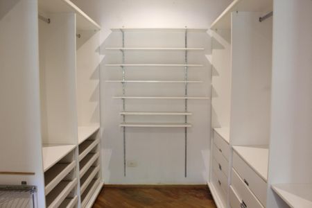 Casa de condomínio para alugar com 750m², 3 quartos e 5 vagas