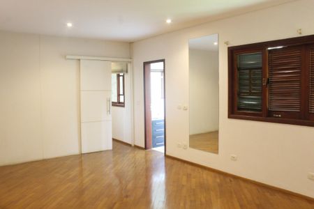 Casa de condomínio para alugar com 750m², 3 quartos e 5 vagas Casa de condomínio para alugar com 750m², 3 quartos e 5 vagasSuíte 1