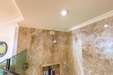 Apartamento à venda com 374m², 4 quartos e 4 vagasBanheiro da Suíte 4