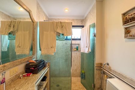 Apartamento à venda com 374m², 4 quartos e 4 vagasBanheiro da Suíte 1