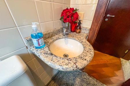 Apartamento à venda com 374m², 4 quartos e 4 vagasBanheiro de serviço