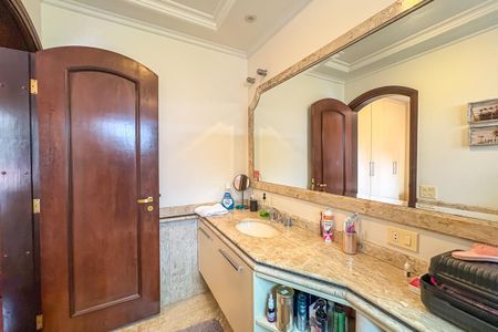 Apartamento à venda com 374m², 4 quartos e 4 vagasBanheiro da Suíte 1