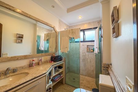 Apartamento à venda com 374m², 4 quartos e 4 vagasBanheiro da Suíte 1