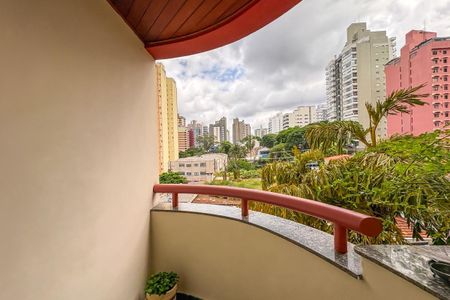 Apartamento à venda com 374m², 4 quartos e 4 vagasVista da Suíte 2
