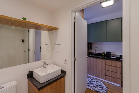 Banheiro de kitnet/studio para alugar com 1 quarto, 20m² em Indianópolis, São Paulo