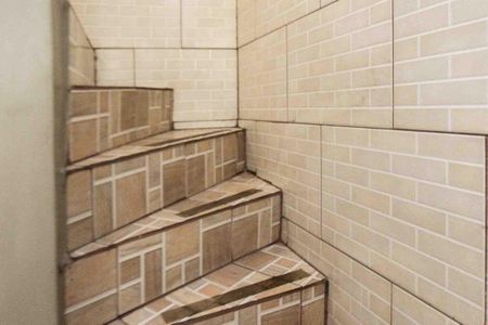 Casa à venda com 172m², 2 quartos e 1 vaga Casa à venda com 172m², 2 quartos e 1 vagaEscada