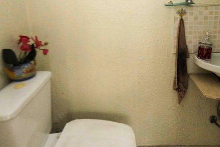 Casa à venda com 172m², 2 quartos e 1 vaga Casa à venda com 172m², 2 quartos e 1 vagaBanheiro de Serviço