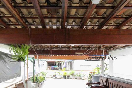 Casa à venda com 172m², 2 quartos e 1 vaga Casa à venda com 172m², 2 quartos e 1 vagaTerraço